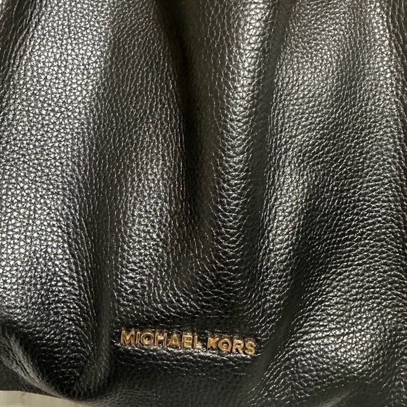 Michael Kors Black Slouchy Pebbled Leather Shoulder Bag with Gold Chain - Picture 9 of 10